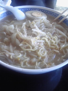 食堂ミサで名物の味噌ラーメン