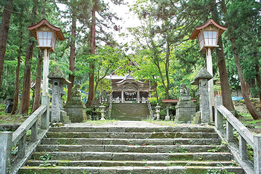 関山神社-本殿