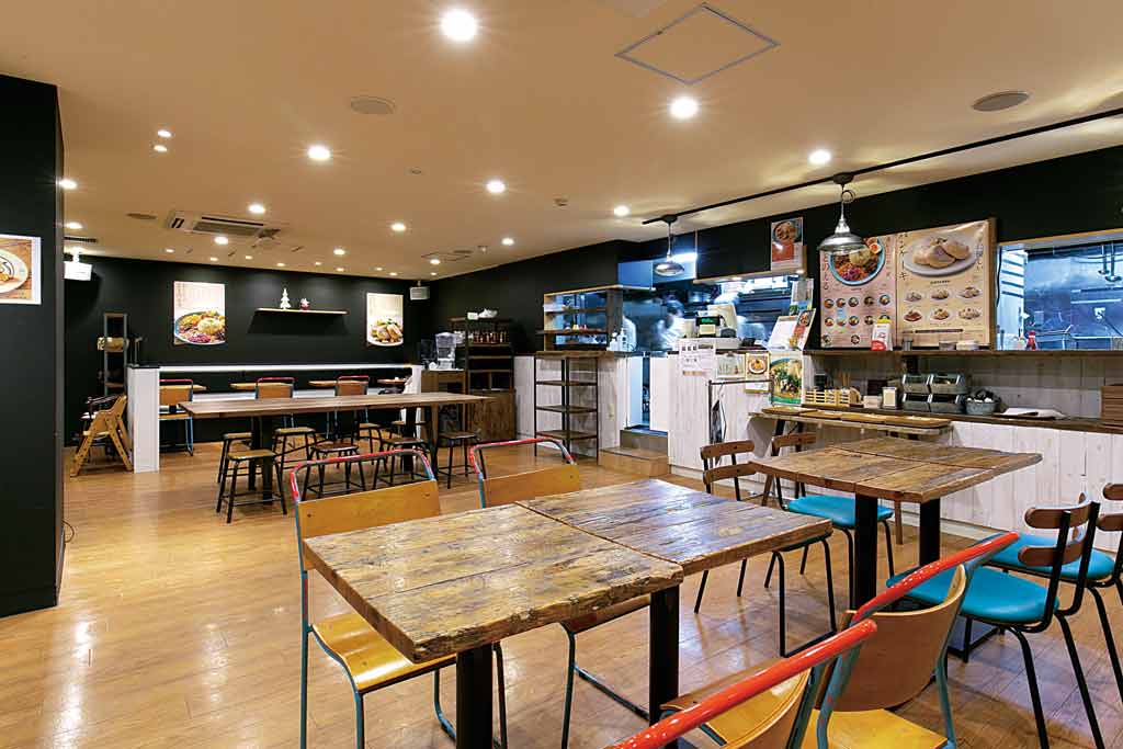 Material Cafe 万代シテイ店