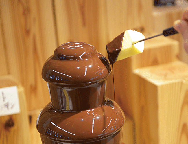 キラキラレストランのチョコフォンデュタワー