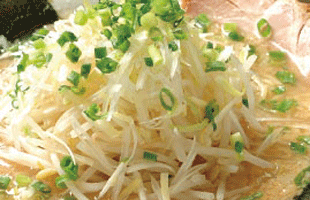 Ԃ̔wƂ񂱂X[vɂՂ̖؃gbsÕX^C͓XˁB