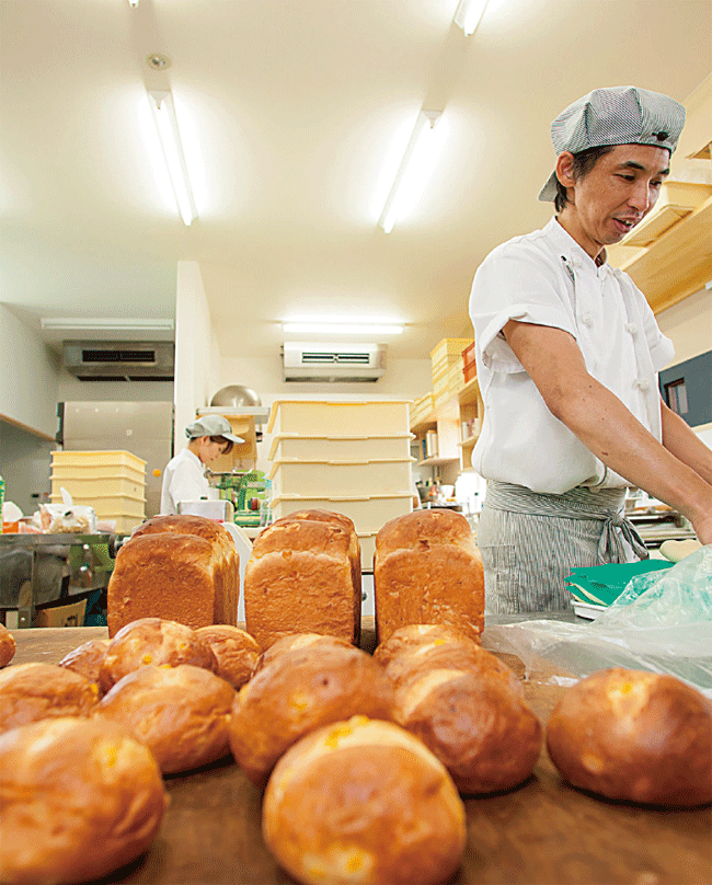 季節ごとの新作はご主人の樋口さんが考案。サックリ食感のデニッシュ系、個性豊かなサンドイッチは特に充実しています。