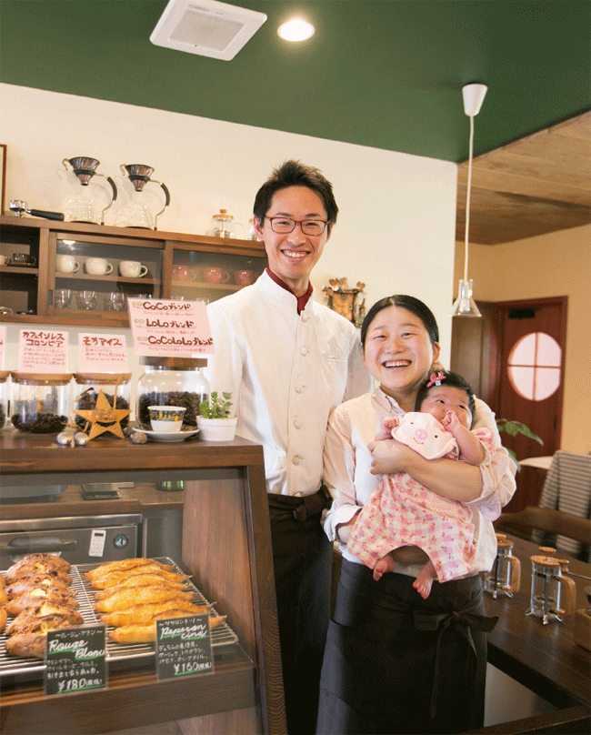 南魚沼市の人気ベーカリー「コネレテ」で経験を積んだご主人と奥さん。夫婦ふたりで営むアットホームなお店です。