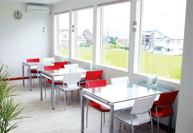 CR𒭂߂ȂAƂ낰JtFXy[XBオ̂ŁAȎqǂASłB