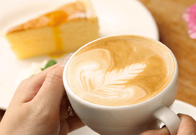 CAFE SiJtFlj̊ۃe[uAx`V[gAۂ̃JE^[c̓̋CłD1 ̐ȂցB`^CȂ̂ŐĤтłAS̏[d^ɁB