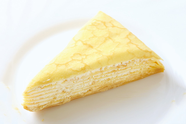 「セブン-イレブン」のカラメルクリーム入りミルクレープ