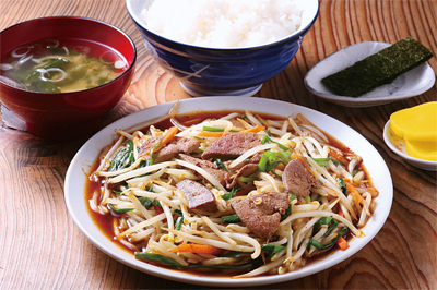 「食堂船場」のレバニラ定食