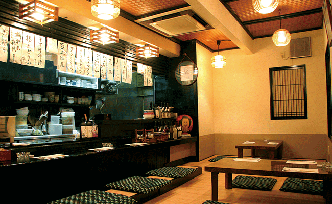 割烹 ふくゐろの店内1