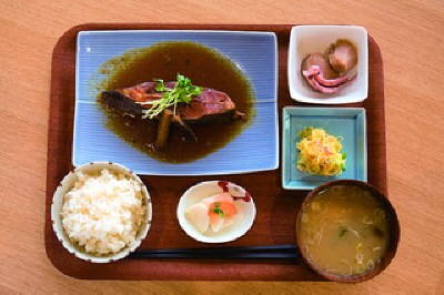 八海山みんなの社員食堂